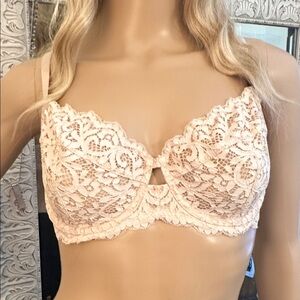 Victoria's Secret Lace Bra in Soft Cream
